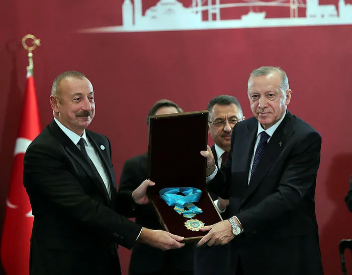Başkan Erdoğan Demokrasi ve Özgürlükler Adası’nda Mehter takımının Vatan marşını dinledi