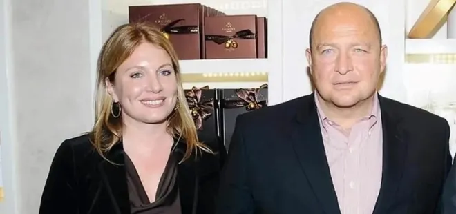 Sosyete bu olayı konuşuyor! Eşinin törenine sevgilisiyle geldi!