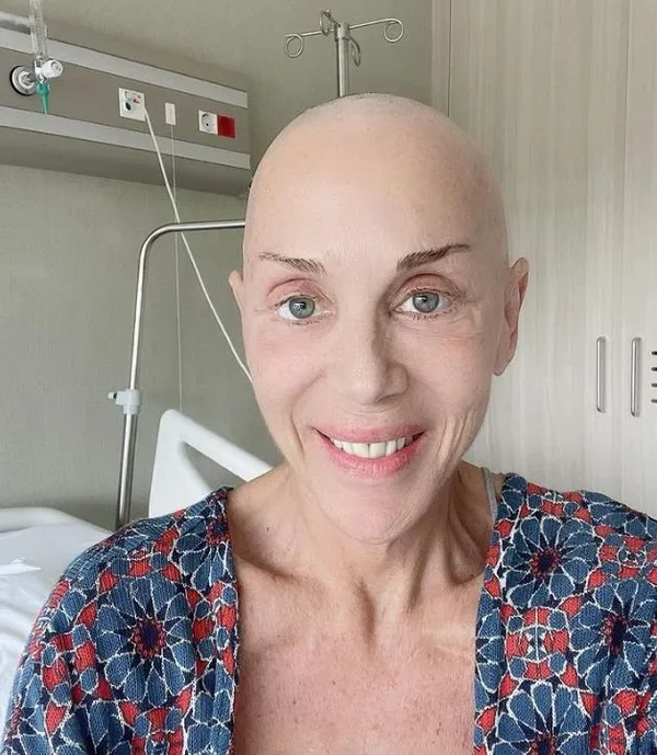 billur-kalkavandan-haber-var-akciger-kanseri-ile-mucadele-ediyordu-1655983835877.jpeg Billur Kalkavan'dan haber var! Akciğer kanseri ile mücadele ediyordu - 4