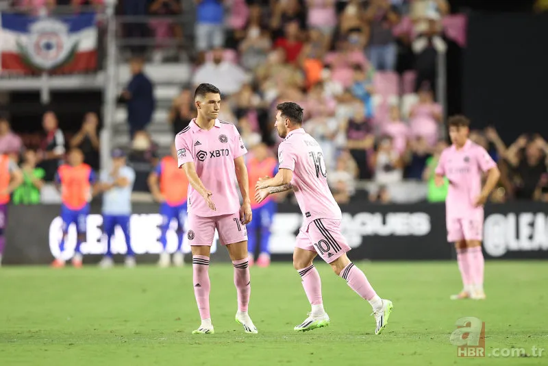 Lionel Messi'den inanılmaz başlangıç! Inter Miami ile ilk maçında son dakikada frikik golü 11