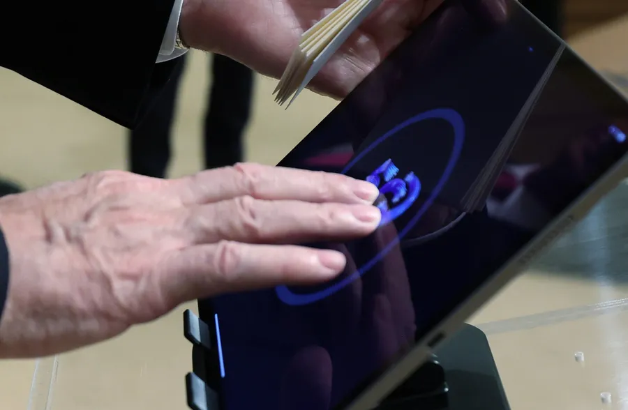 turkiye-5g-ile-bulustu-baskan-erdogan-iletisim-hizimiz-10-kat-artacak-1774967771984.jpg Fotoğraf (AA)