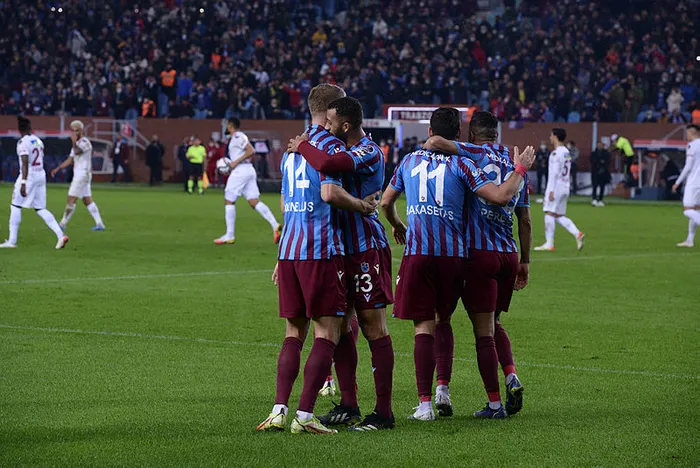 Trabzonspor-Hatayspor: 2-0 (MAÇ SONUCU ÖZET) - 3