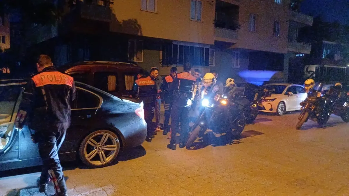 Çorum’da silahlı kavga: 1’i polis 2 kişi yaralandı