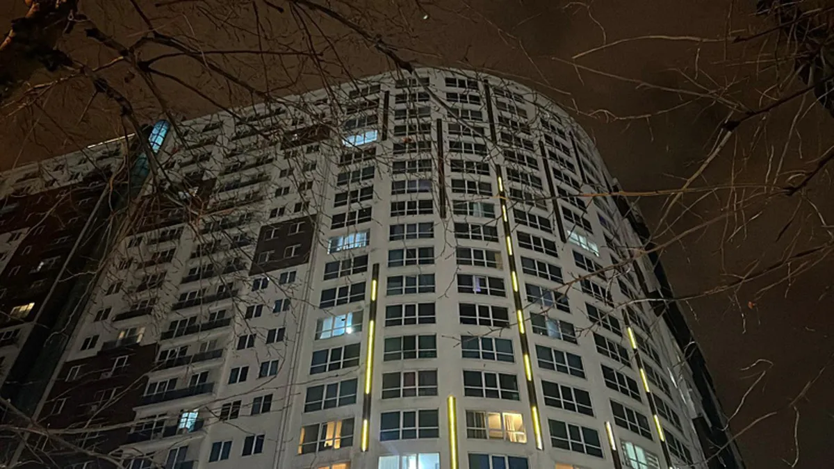 Rezidansta kanlı infaz: 8 boş kovan ve 2 cansız beden!