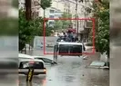 İstanbulda sel etkili oldu! Vatandaşlar minibüsün üzerinde mahsur kaldı |Video