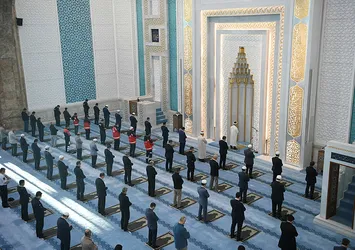 Diyanetten cuma namazı için uyarı afişi