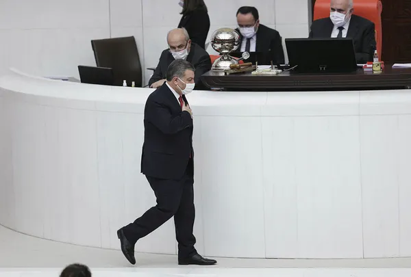 Omicron varyantı Türkiye’de görüldü! Bakan Koca Omicron varyantının görüldüğü illeri tek tek açıkladı!