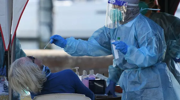 mutasyonlu-virus-marta-kadar-ulkeyi-etkisi-altina-alabilir-abdde-tehlike-canlari-caliyor-1610743945350.jpg Mutasyonlu virüs marta kadar ülkeyi etkisi altına alabilir! ABD'de tehlike çanları çalıyor - 3