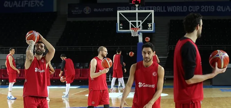 Milliler final bileti için sahada