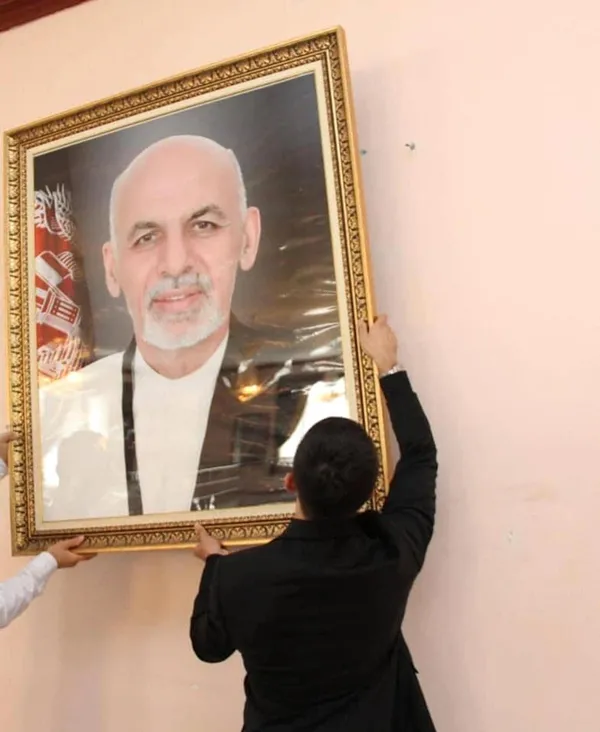 Eşref Gani ve bürokratlar 231 milyon dolarla Afganistan’dan kaçtı