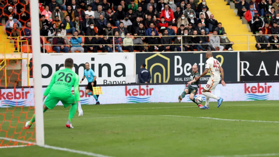 Galatasaray taraftarı hayran kaldı! Inaki Pena ilk maçında Muslera'nın rekoruna ortak oldu