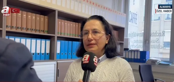 ozel-almanyada-gocmen-karsiti-skandal-ismi-nedeniyle-dislandi-turk-avukat-devreye-girdi-dosya-istinafa-tasindi-1770555918723.jpg ÖZEL | Almanya'da göçmen karşıtı skandal! İsmi nedeniyle dışlandı | Türk avukat devreye girdi: Dosya istinafa taşındı - 3