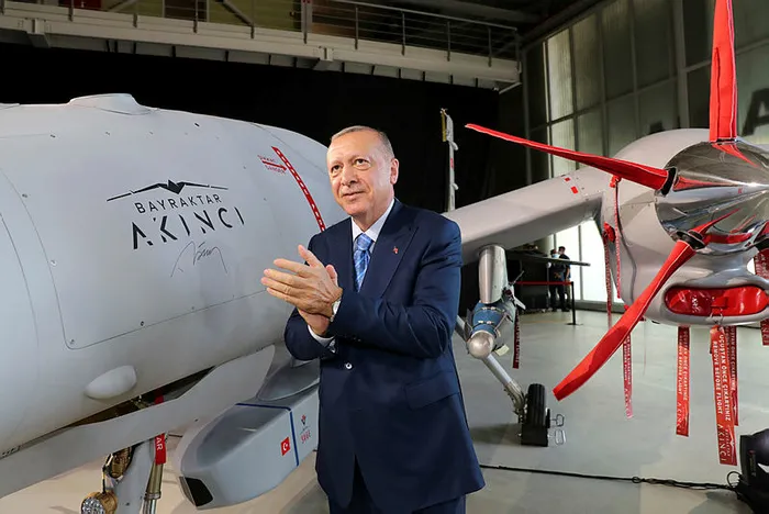 Son dakika: Bayraktar AKINCI TİHA’nın sırrını Selçuk Bayraktar paylaştı! Başkan Erdoğan’ın mesajı yazılımına eklendi