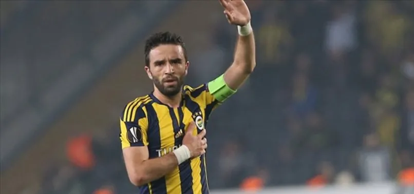 Gökhan Gönül Fenerbahçe'de kalıyor