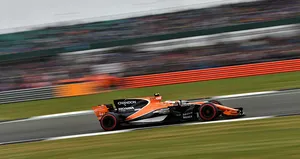 Koronavirüs McLaren’ı da etkiledi