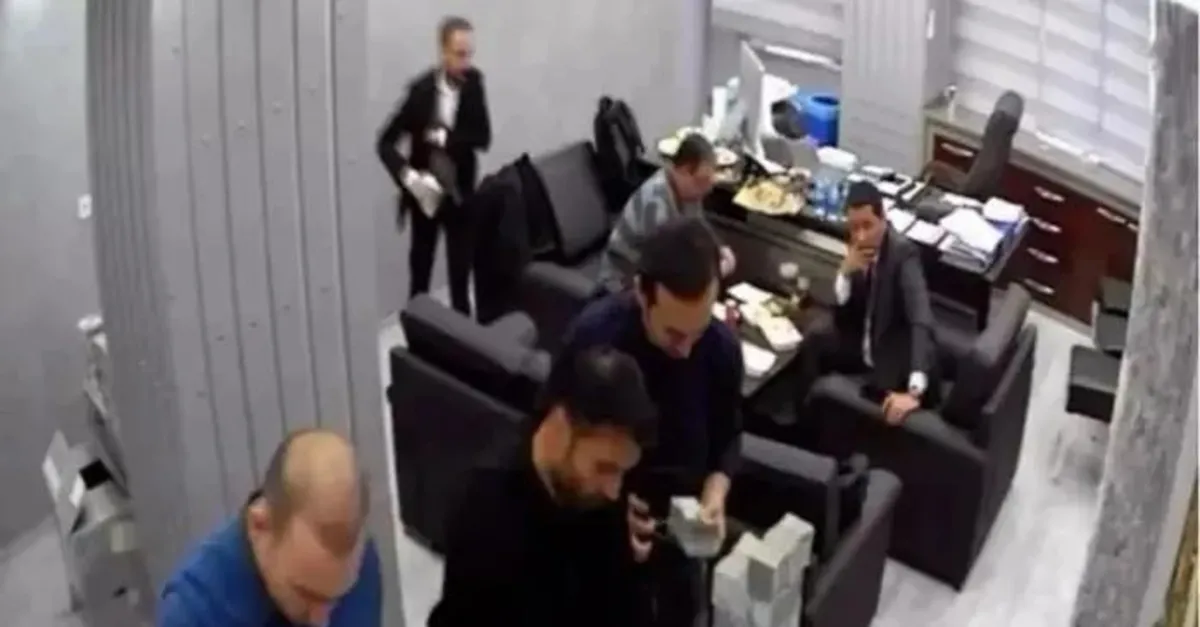 İBB Başkanı Ekrem İmamoğlu gözaltında