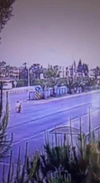 18-yasindaki-genc-trafik-kazasina-hayatini-kaybetti-feci-kaza-kamerada-1653054171918.jpg 18 yaşındaki genç trafik kazasına hayatını kaybetti! Feci kaza kamerada - 2