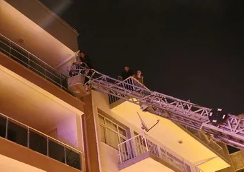 Söke'de korkutan yangın! 6 kişi kurtarıldı
