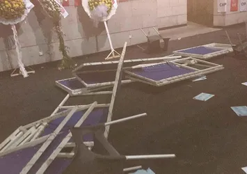 CHP İzmir Gençlik Kolları Kongresi'nde gazeteciler darp edildi
