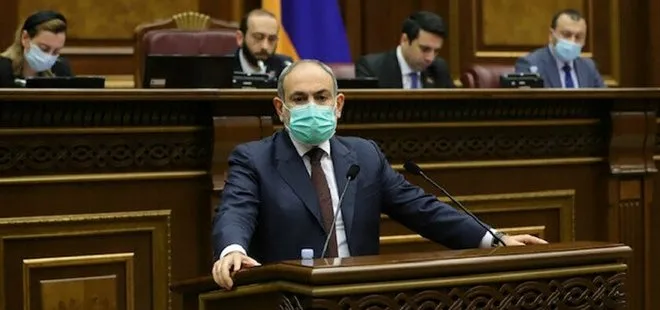 Paşinyan Ermenistan Parlamentosu’nda çelik yelekle konuşma yaptı! Tepki yağdı: Yüce korkak
