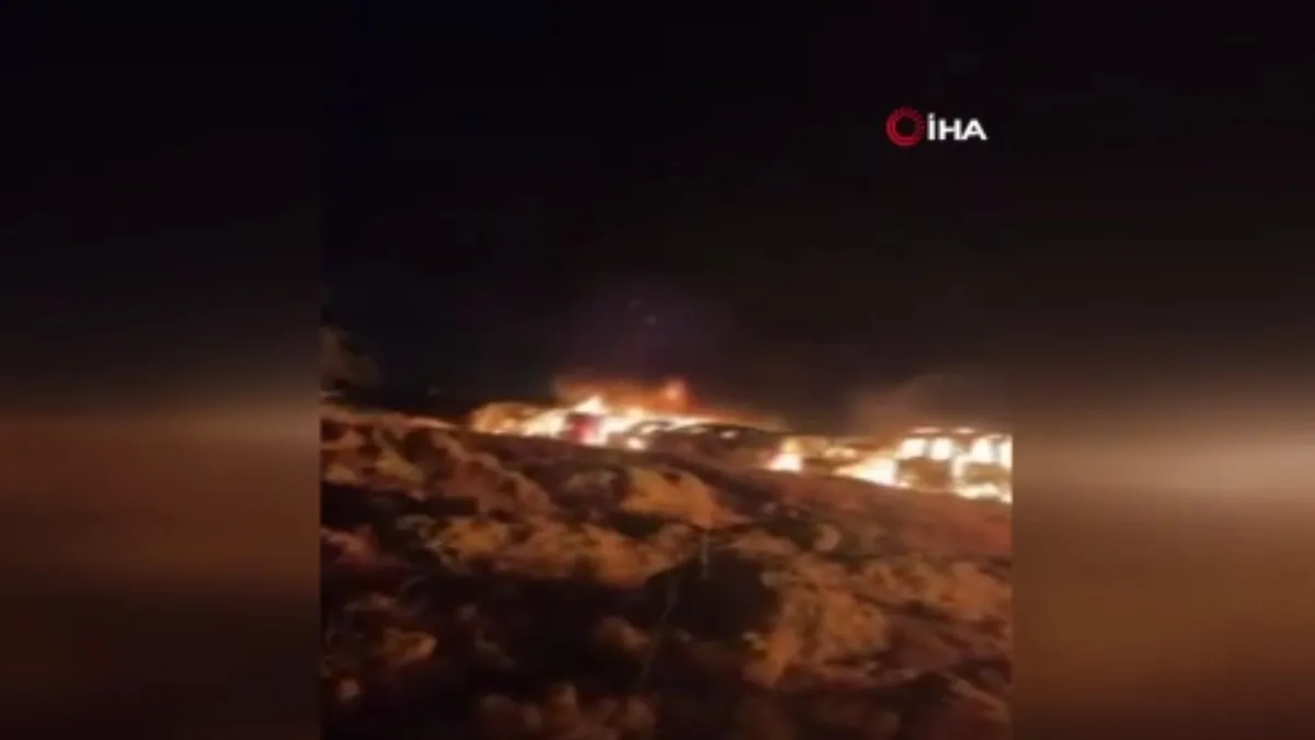 Siyonistlerden Batı Şeria'daki Filistinlilere zulüm: Araçları ateşe verdiler