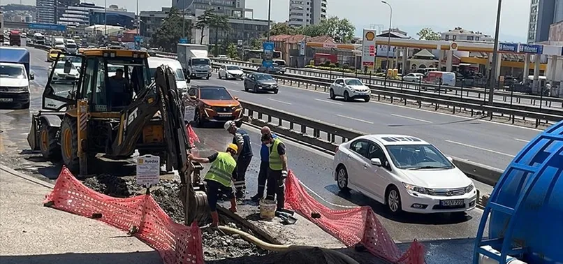 Son dakika: Kartal'da İSKİ'ye ait su borusu patladı