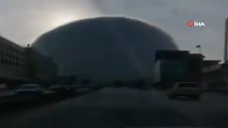 Beyrut’ta havai fişek deposunda şiddetli patlama