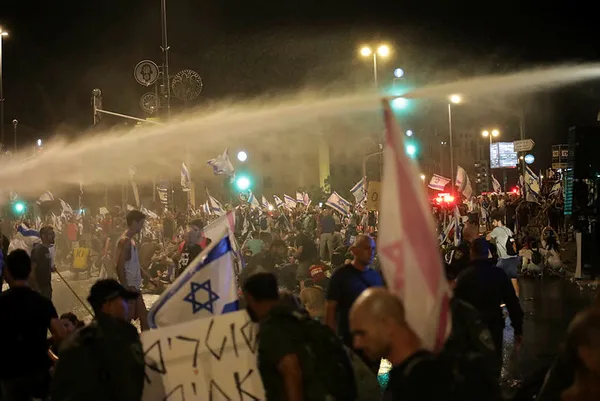 Eski Mossad Başkanı Tamir Pardo: İsrail ikiye bölünmüş durumda!