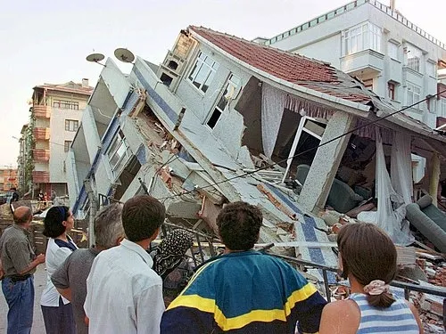 tbmmye-sunulan-istanbul-depreminde-korkutan-detaylar-yollar-tsunami-ile-kapanacak-tahmin-can-kaybi-aciklandi-1613755717721.jpg TBMM'ye sunulan İstanbul deprem raporunda korkutan detaylar! Hangi ilçeler risk altında? Tahmini can kaybı açıklandı - 7