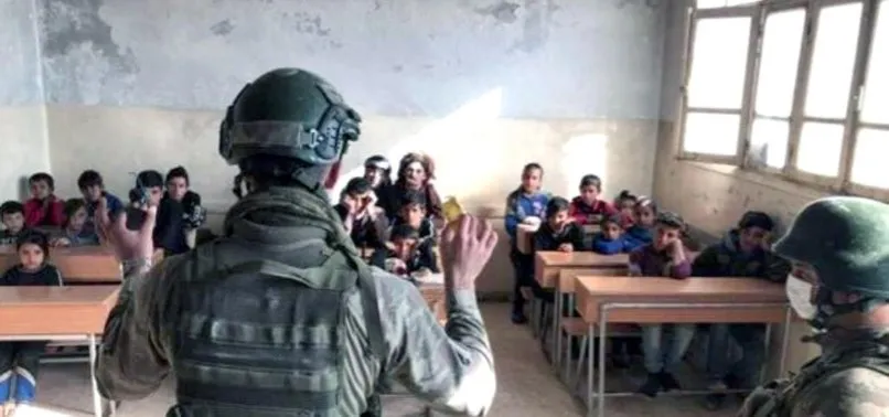 Son dakika: Terör örgütü PKK'nın kirli algısı tutmadı! Seminer veren Mehmetçik'in fotoğrafını paylaşıp...