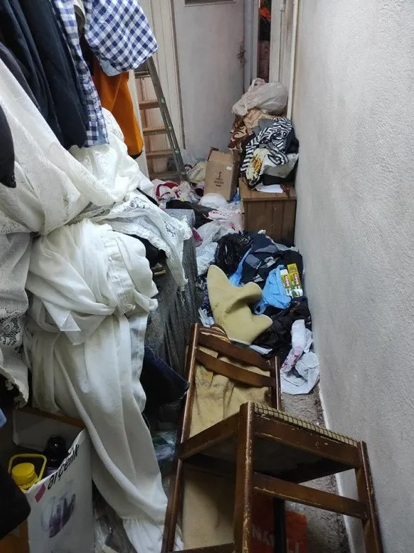 Koku şikayeti üzerine gittiler! Evden tam 45 ton çöp çıkarıldı | Eskişehir’de ekipleri şaşkına çeviren olay