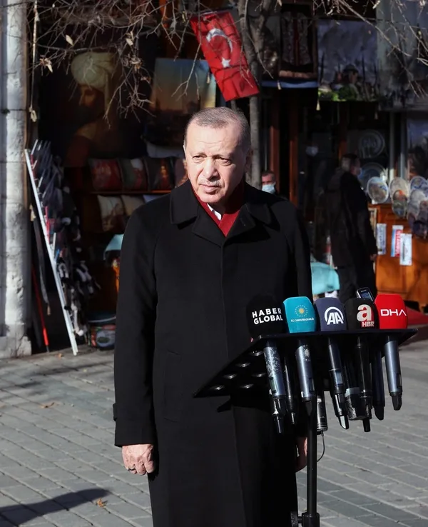 1609506739423.jpg Başkan Erdoğan'dan cuma namazı sonrası sürpriz ziyaret! - 1