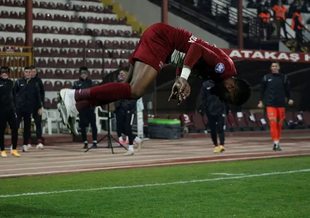 Son dakika | Fenerbahçe'nin Aaron Boupendza transferine Galatasaray engeli! 