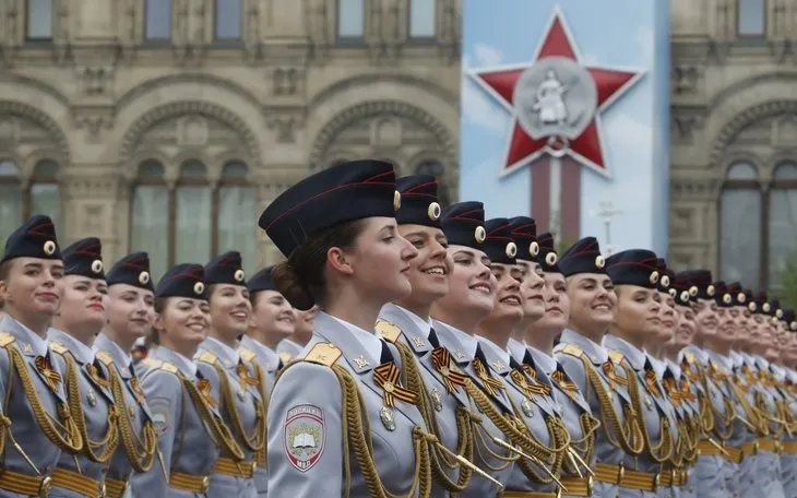 Rusya’daki 9 Mayıs Zafer Günü kutlamalarından renkli görüntüler