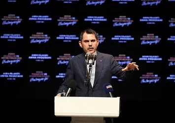 Depremzedelerle buluşan AK Parti İBB Başkan Adayı Murat Kurum gözyaşlarına hakim olamadı!
