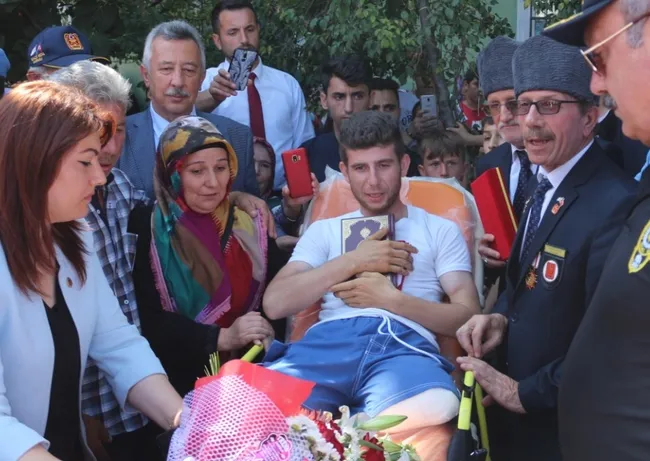 Tekirdağ, gazisini bağrına bastı! Gazi Cür evinde törenle karşılandı - 1