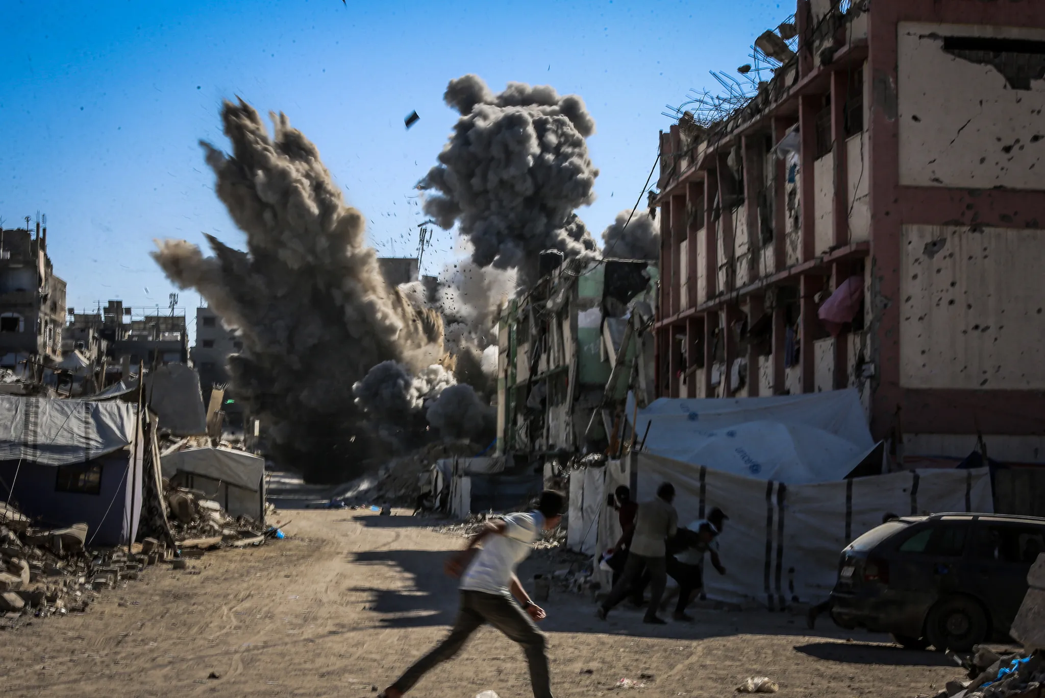 Gazzeli çocukların uçurtması katil İsrail’i korkuttu! Terör rejiminden bombardıman tehdidi