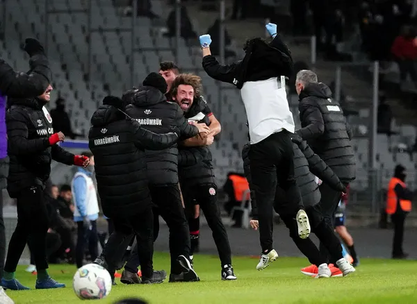 trabzonspora-gumruk-engeli-fatih-karagumruk-4-1-trabzonspor-mac-sonucu-1672256517396.jpg Trabzonspor'a gümrük engeli! Fatih Karagümrük 4-1 Trabzonspor (MAÇ SONUCU) - 4