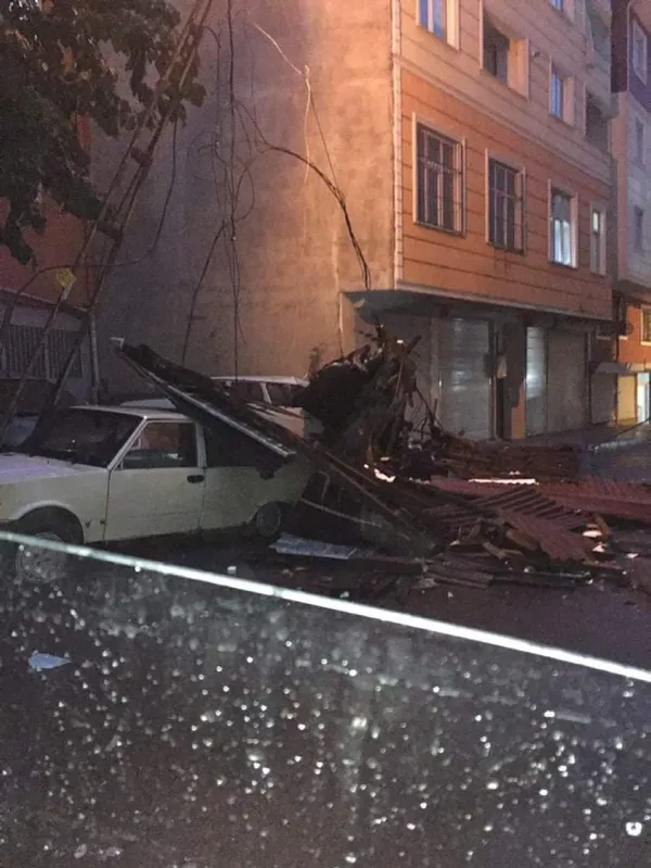 1649234740158.jpg Bağcılar'da görülmemiş olay! 4 yıl arayla aynı bina aynı araç! 'Burası herhalde sonum olacak' - 5