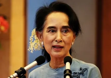 Aung San Suu Çii'ye verilen nişan geri alındı