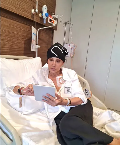 unlu-sunucu-serap-pakozden-uzucu-haber-kanser-ile-mucadelesini-ilk-kez-acikladi-1776886645917.jpg Ünlü sunucu Serap Paköz’den üzücü haber: Kanser ile mücadelesini ilk kez açıkladı - 1