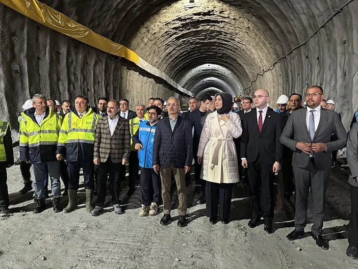 Ankara-İzmir arası hızlı trenle 3,5 saate düşüyor!  Bakan Uraloğlu projeyi yerinde inceledi: Yolcu sayısını 270 milyona çıkarmayı planlıyoruz