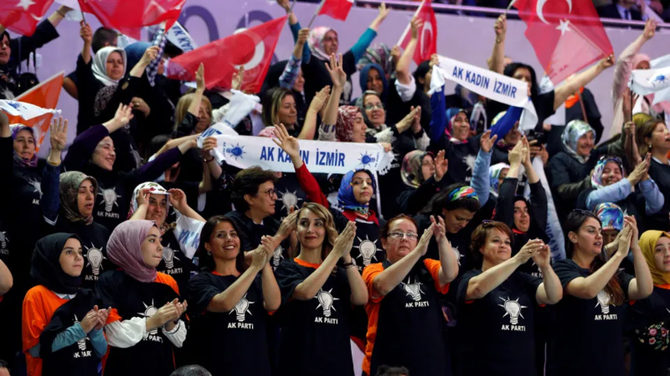 AK Parti'de büyük gün! Binler toplandı