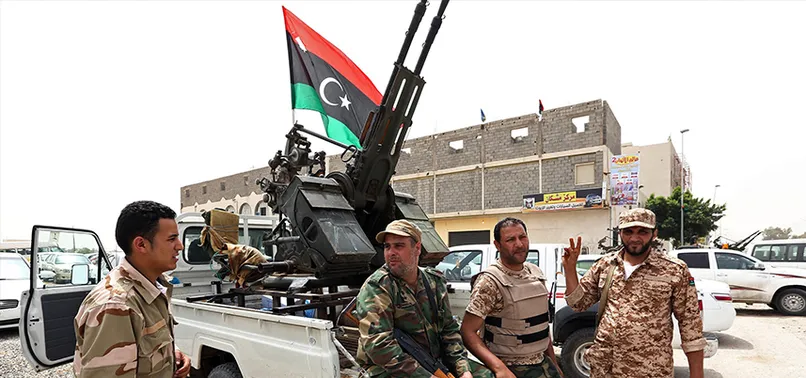 Libya Hafter'in yabancı milislerini bomladı
