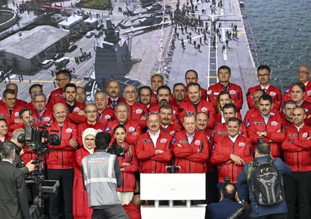 Gardaşlar kol kola! TEKNOFEST'in 3. gününde tarihi anlar | On binlerce vatandaş akın etti