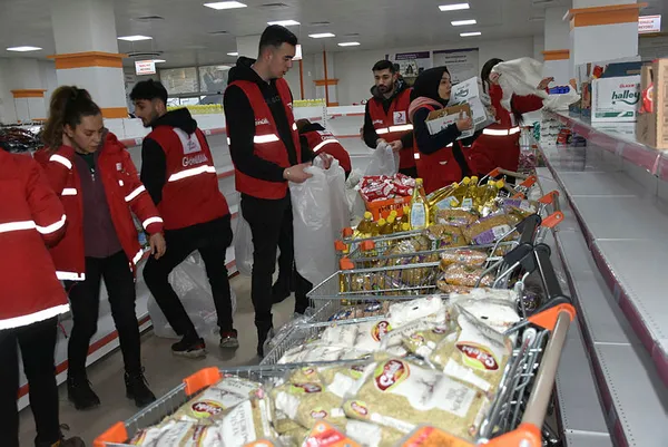 Kızılay depremden etkilenen 4 ilde 5 sosyal market açtı - 1