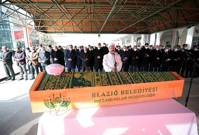Son dakika: Elazığ'ın kanaat önderlerinden Abdullah Nazırlı hayatını kaybetti! Başkan Erdoğan cenaze namazına katılıyor - 3