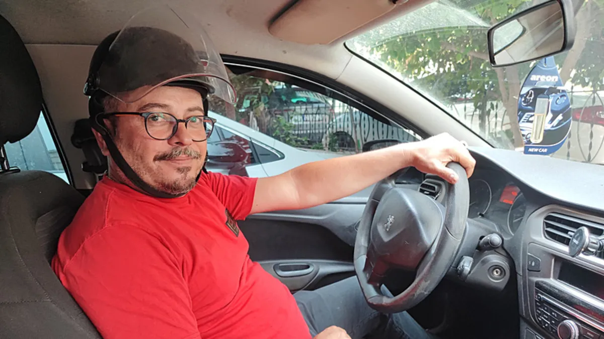 Otomobil sürücüsüne 'kask' cezası şoku! Ceza yediği günden beri otomobile kasksız binmiyor