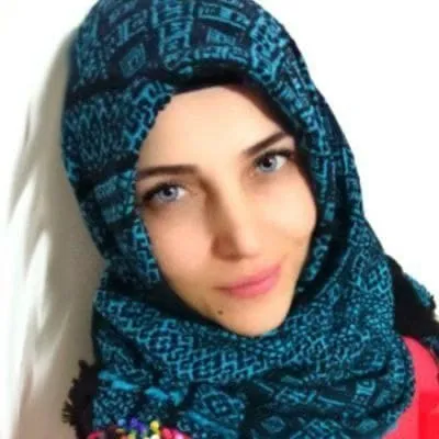 1626016130655.jpg Sanatçı Demet Sağıroğlu Türkiye'de uygulanan başörtüsü yasağını savundu! "Okumak isteyen insan Arabistan’a da gidip okurdu" - 2