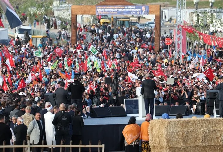 Başkan Erdoğan Gaziantep'te köy evinde vatandaşlarla bir araya geldi